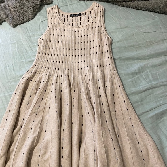Dress - Picture 1 of 3